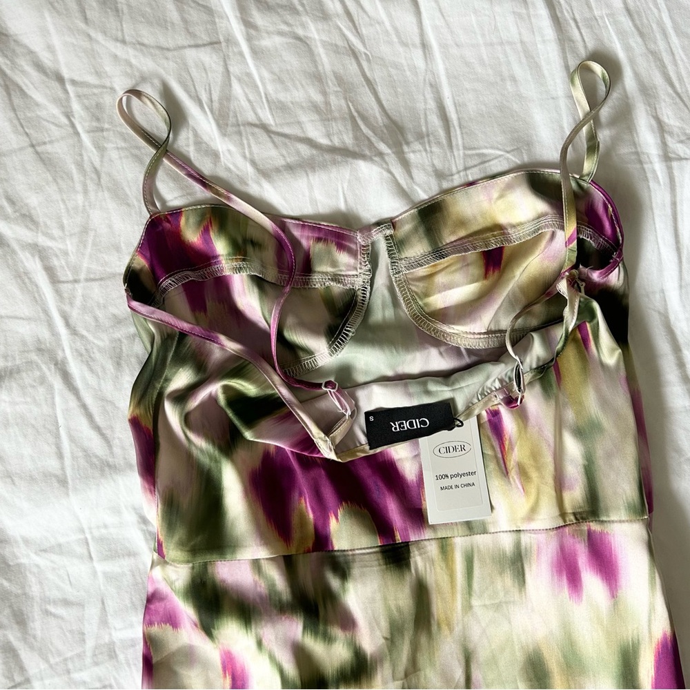 Small- asymmetrical dress - Picture 6 of 6